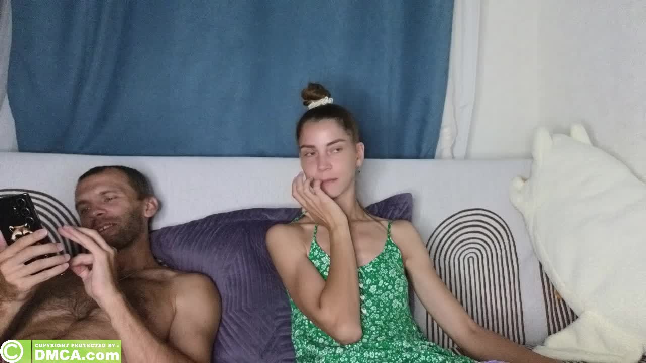 Couple_Twix Live Sex December 13, 2025