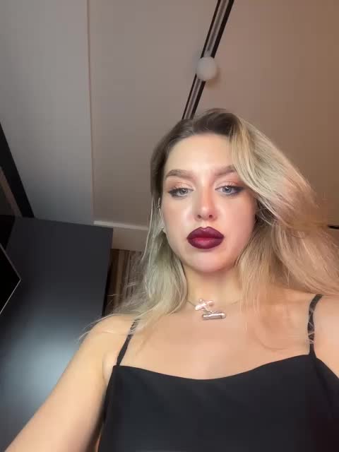 MistressX555 Live Sex December 17, 2025