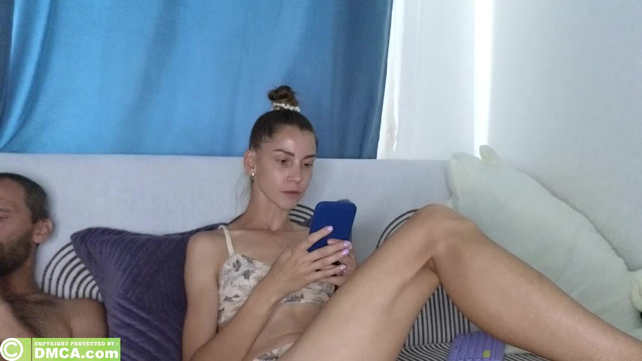 Couple_Twix Live Sex December 13, 2025