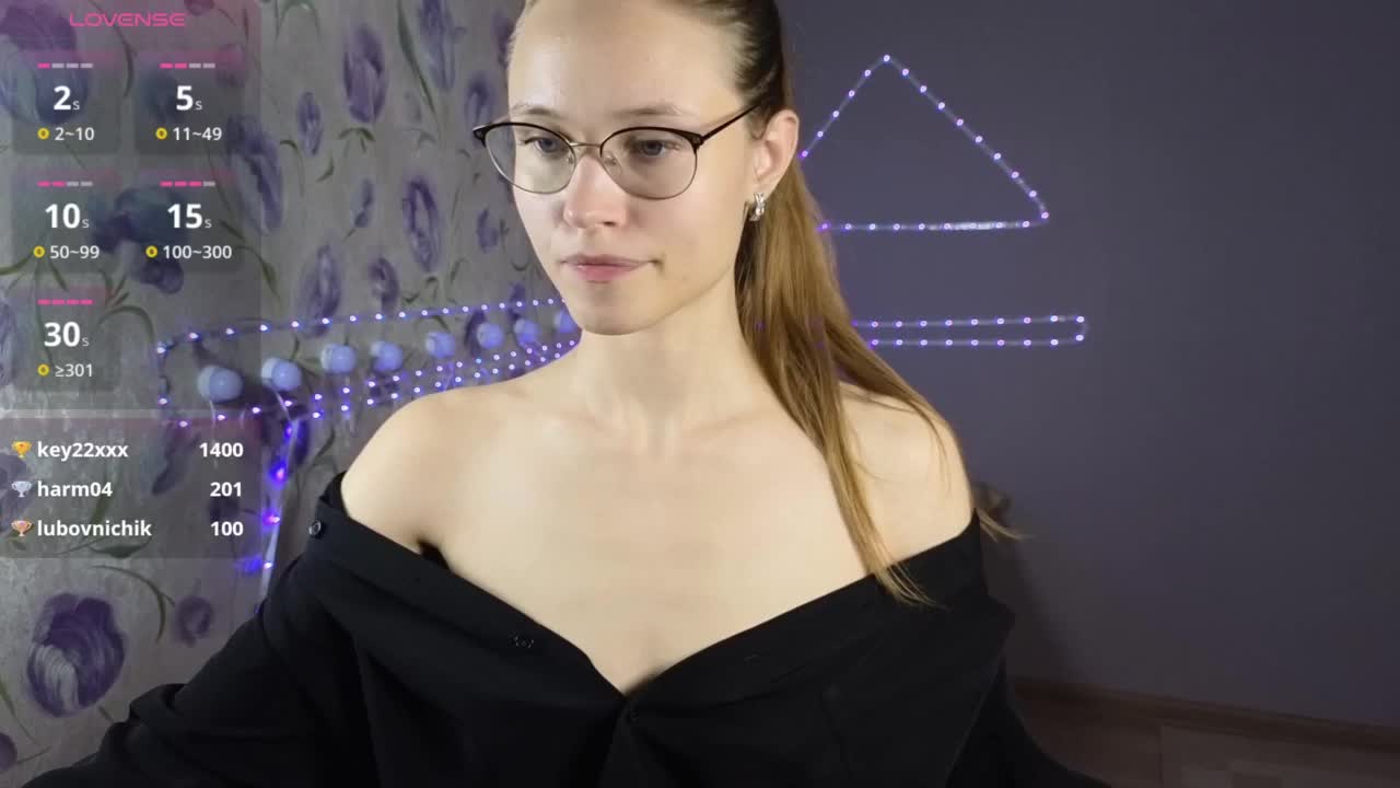 Armura Live Sex December 17, 2025