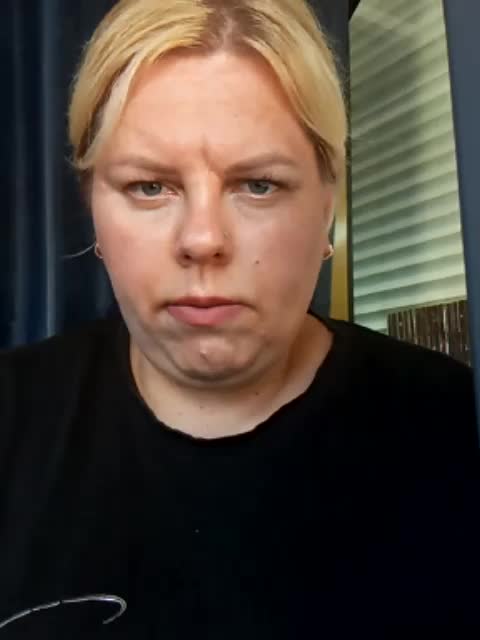 blondy_girl1499 Live Sex December 17, 2025