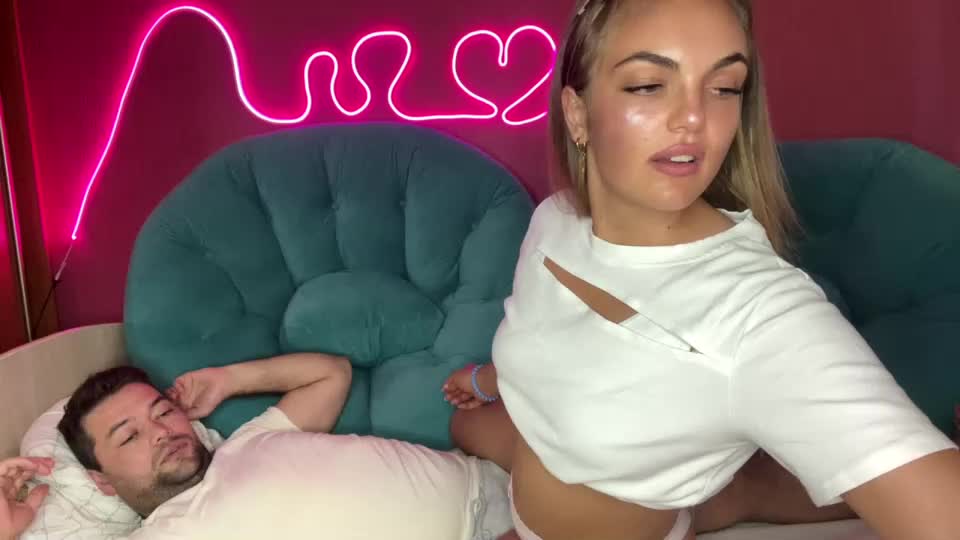 deeplookscouple Live Sex December 14, 2025