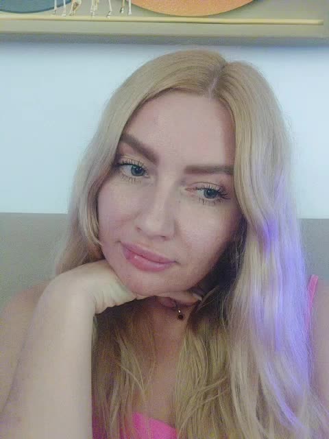 AlenaFeya Live Sex August 17, 2025