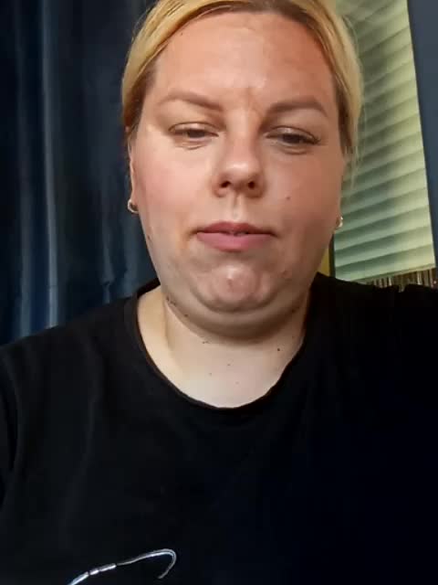 blondy_girl1499 Live Sex December 17, 2025