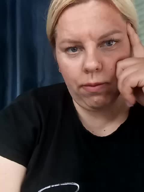 blondy_girl1499 Live Sex December 17, 2025