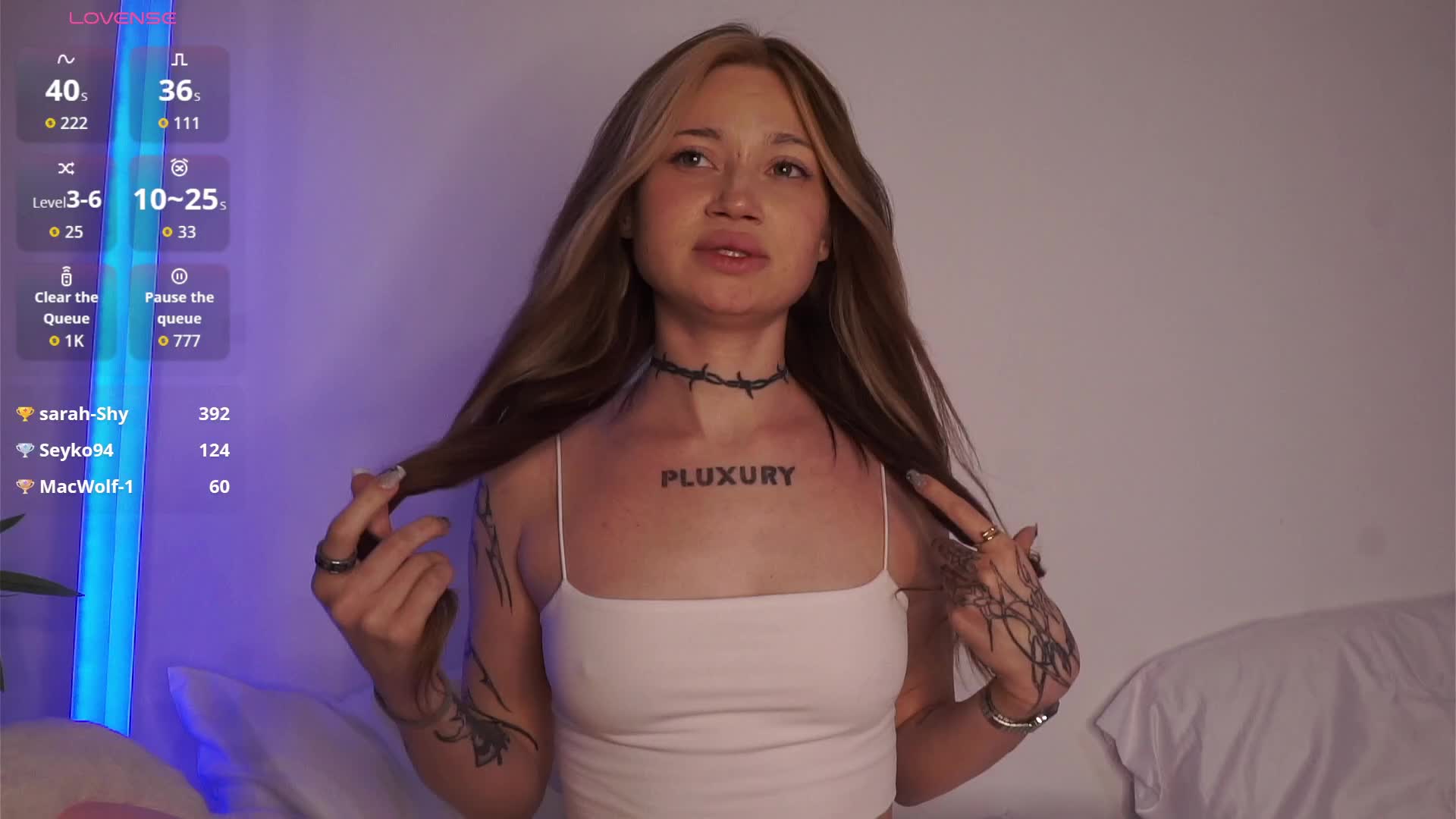 PLUXURY- Live Sex December 17, 2025