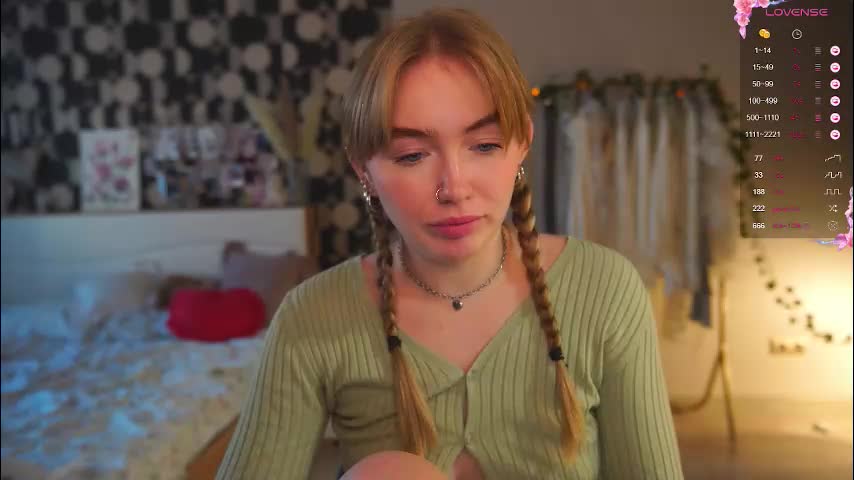 charming_daisy Live Sex December 13, 2025