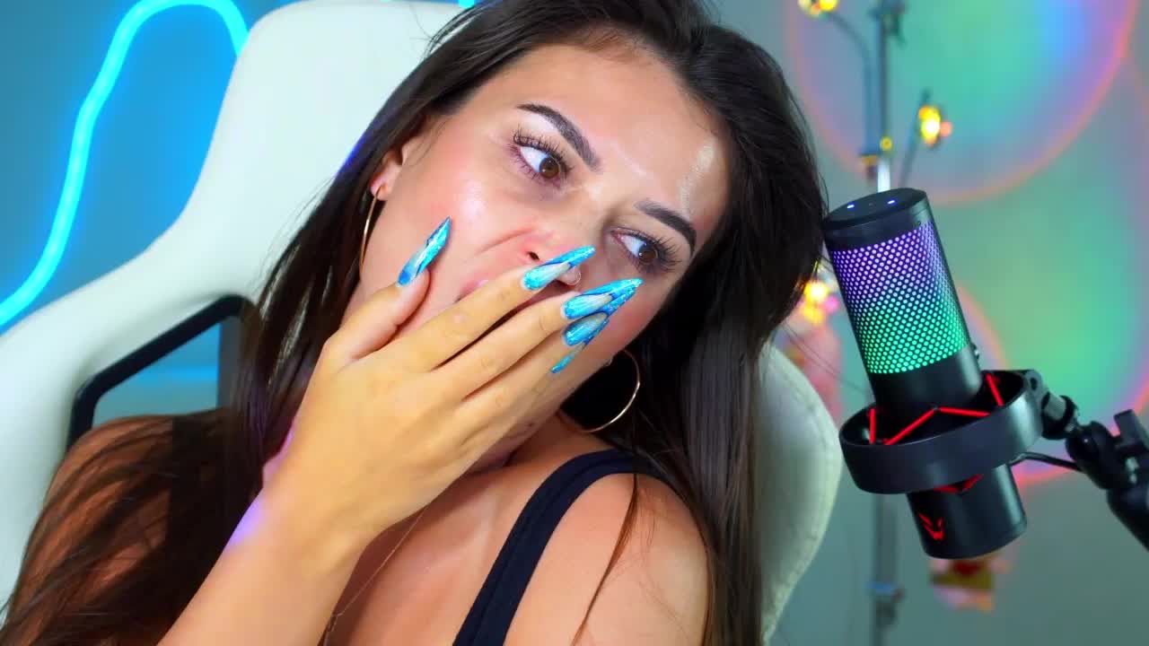 Alinka-chocolatee Live Sex December 15, 2025