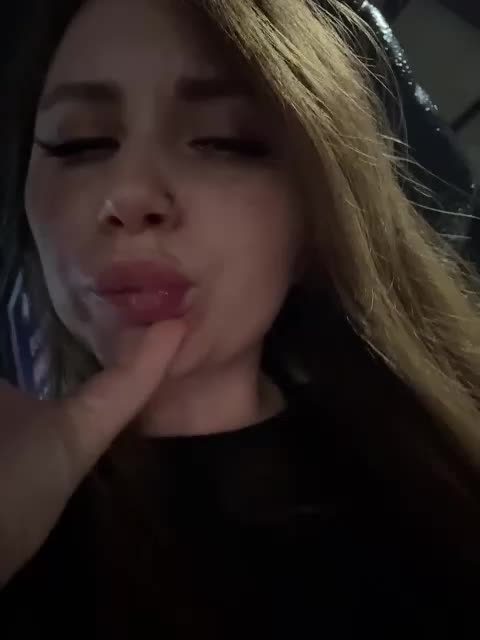 Girls-Leia Live Sex December 13, 2025