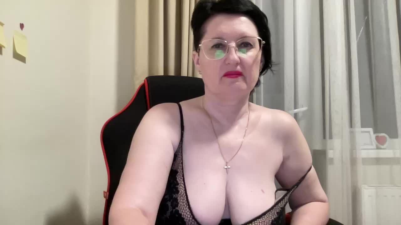 HotMilfPussy Live Sex December 15, 2025