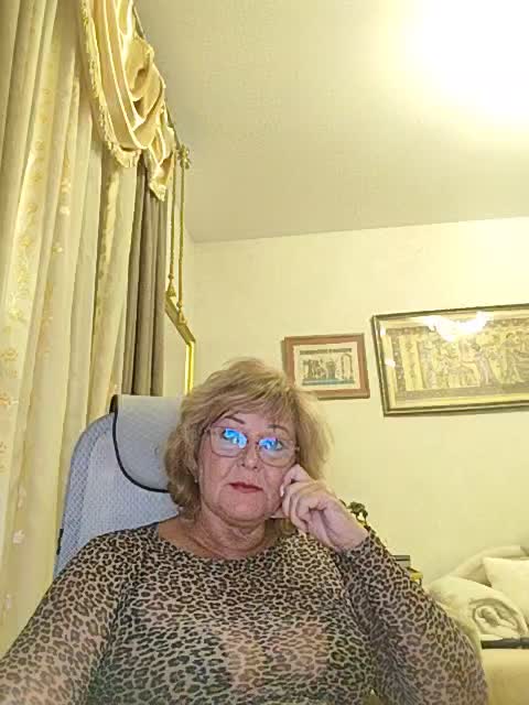 KarinkaSweet Live Sex December 13, 2025