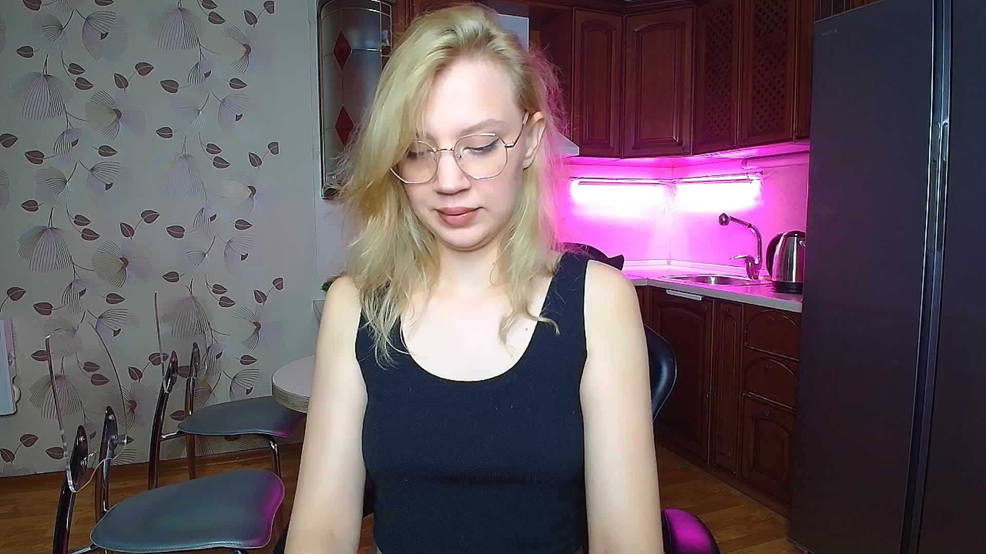 Nadins Live Sex December 13, 2025