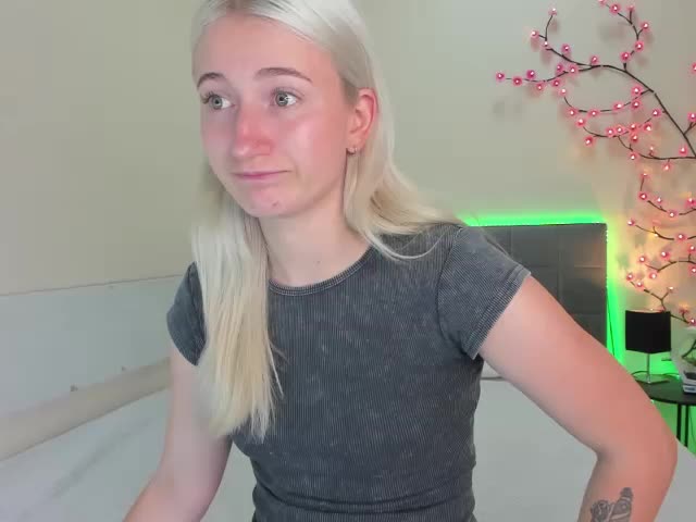 HollyTaillor Live Sex December 14, 2025