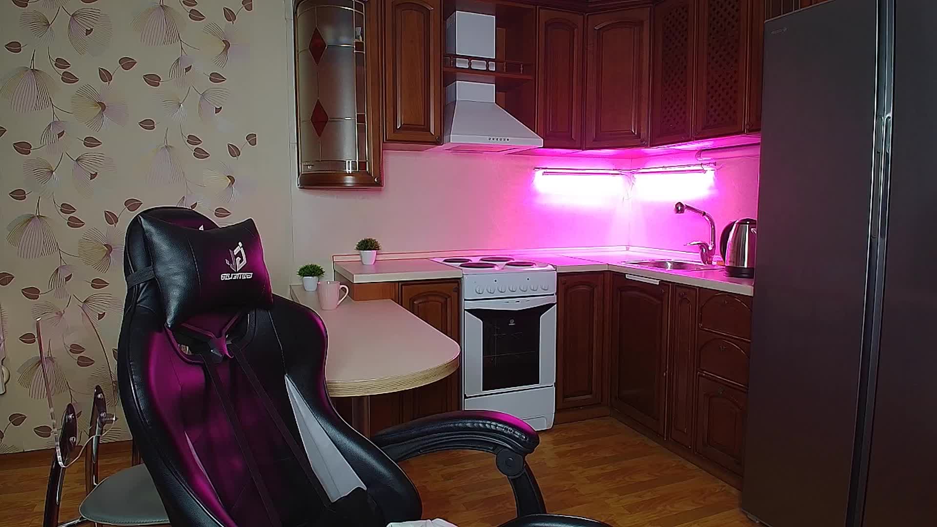 Nadins Live Sex December 13, 2025