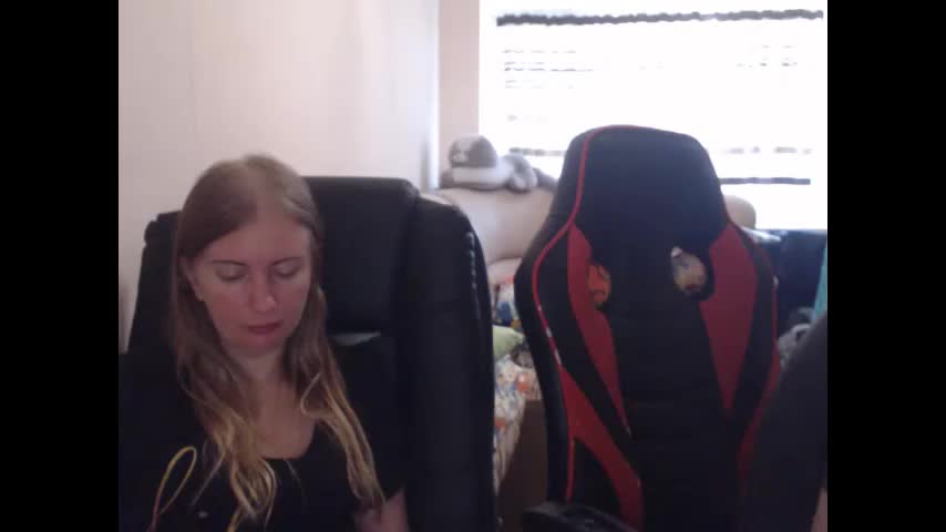 jenisandpeter Live Sex December 19, 2025