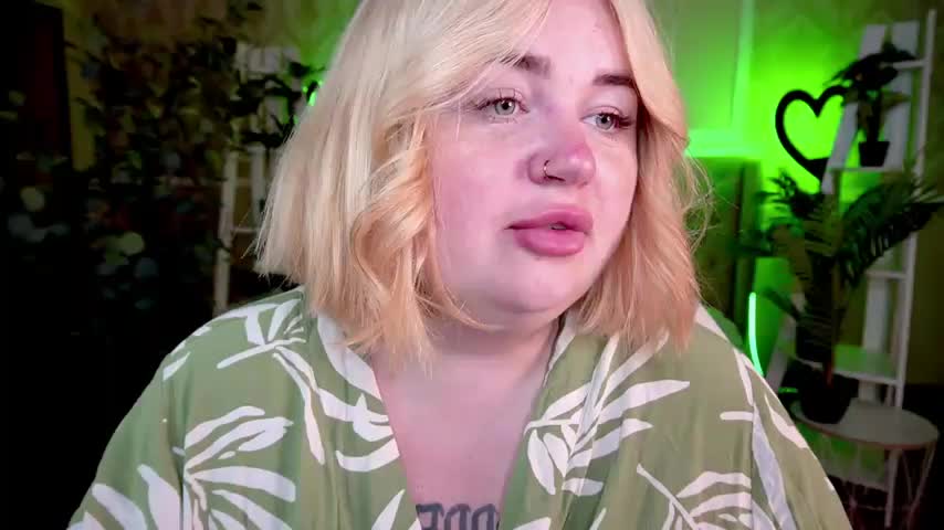 ZaraReignn Live Sex December 14, 2025