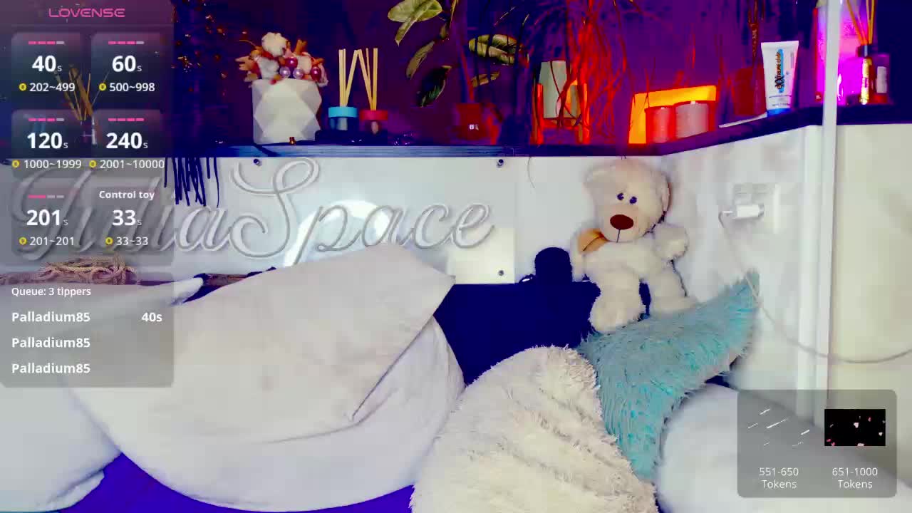 _JuliaSpace_ Live Sex December 17, 2025