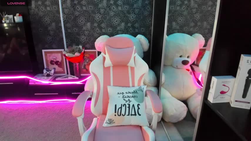 Queen_baby Live Sex December 17, 2025