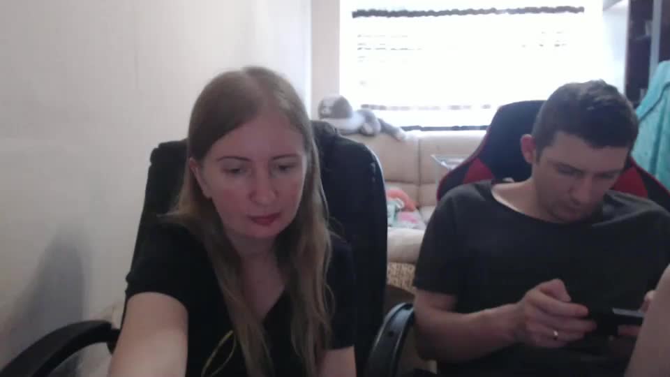 jenisandpeter Live Sex December 19, 2025