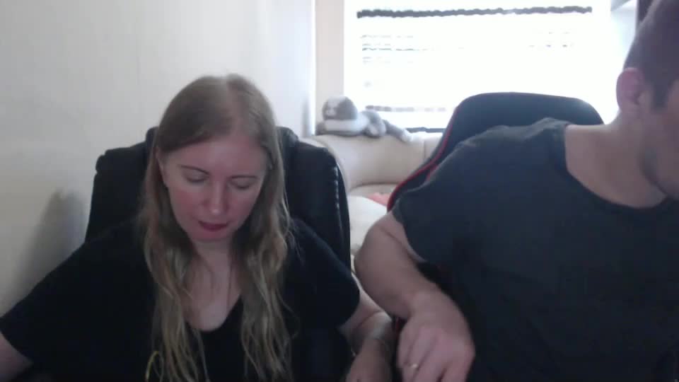 jenisandpeter Live Sex December 19, 2025