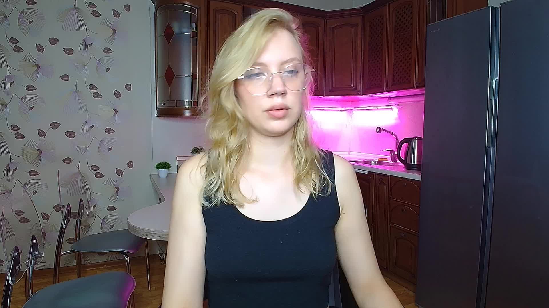 Nadins Live Sex December 13, 2025