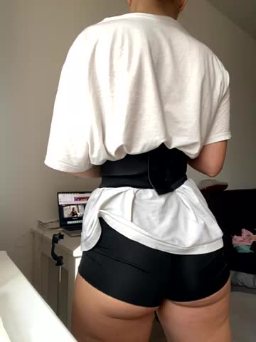 girlsz_ Live Sex December 17, 2025