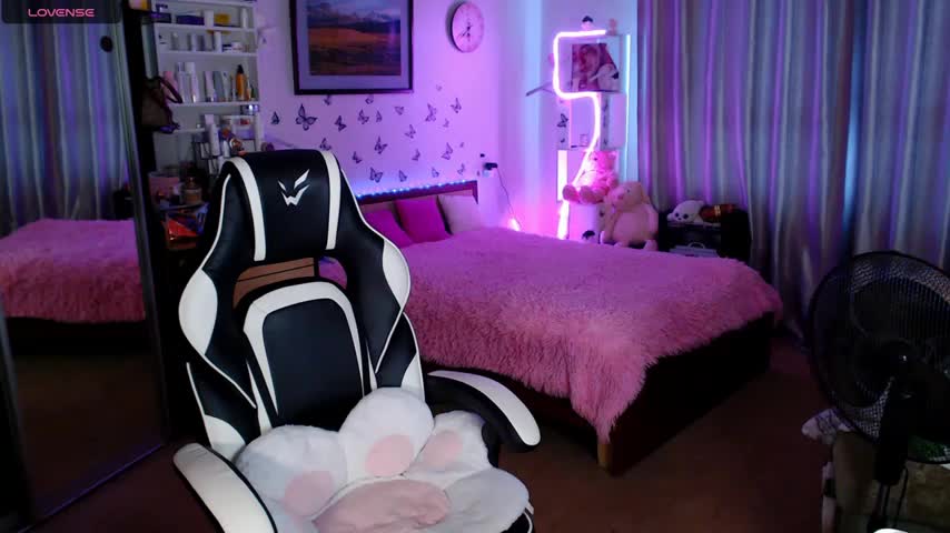 Sidney_blush Live Sex December 14, 2025