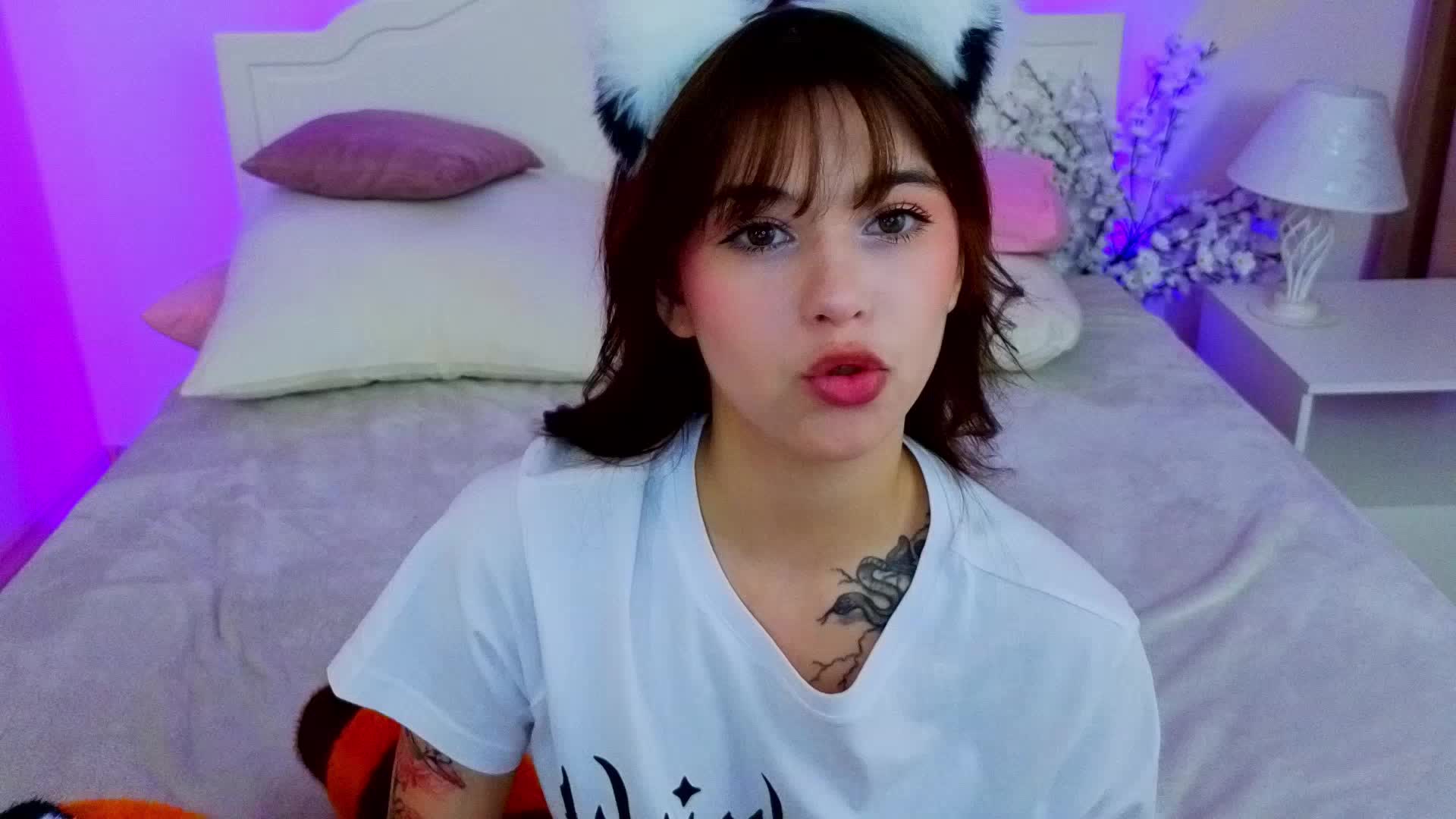 CoralineJones Live Sex December 18, 2025