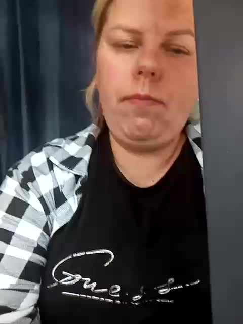 blondy_girl1499 Live Sex December 17, 2025