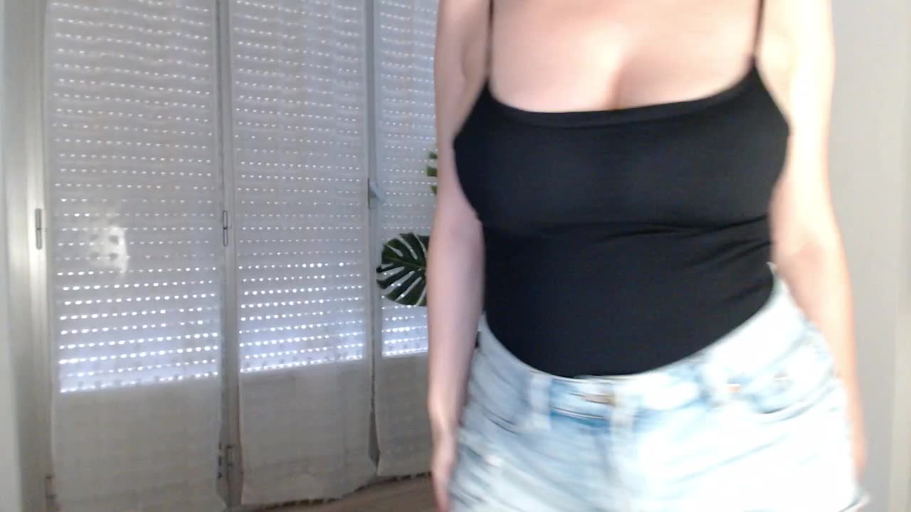 Alina-Lovely Live Sex December 13, 2025