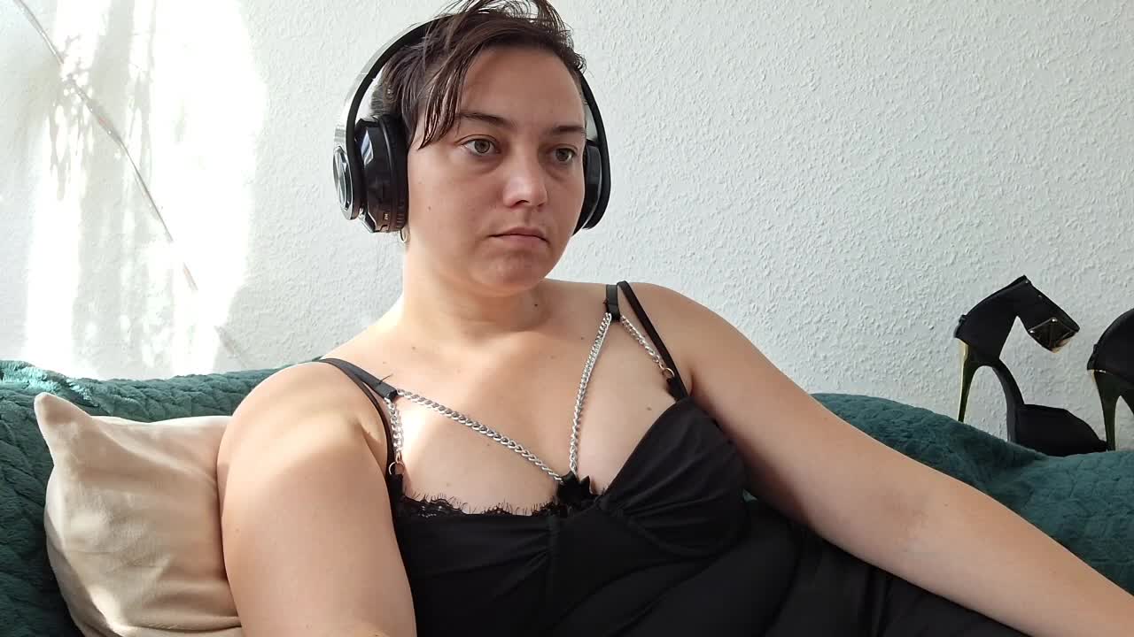 CyndeeWinter Live Sex December 17, 2025