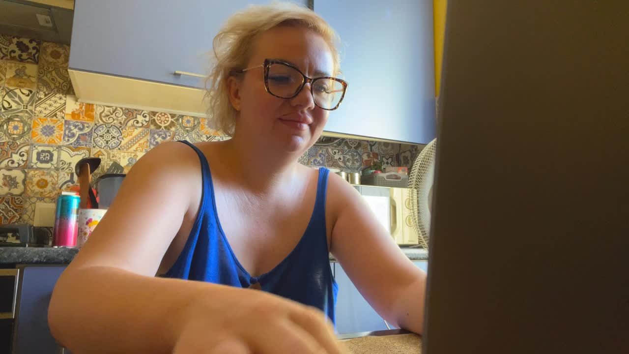 Oksana494 Live Sex December 15, 2025