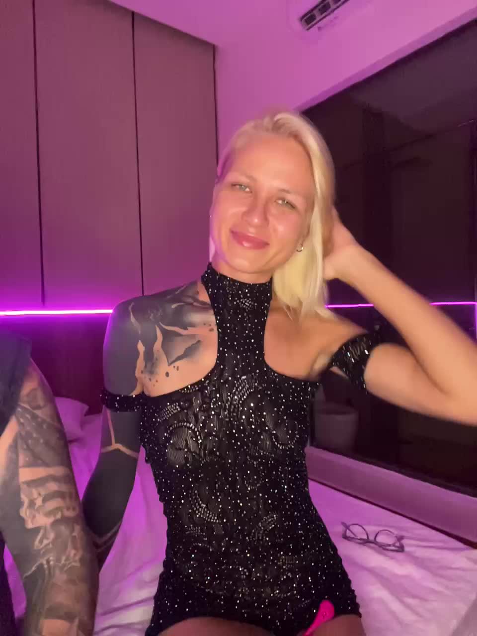 Twins666 Live Sex December 14, 2025