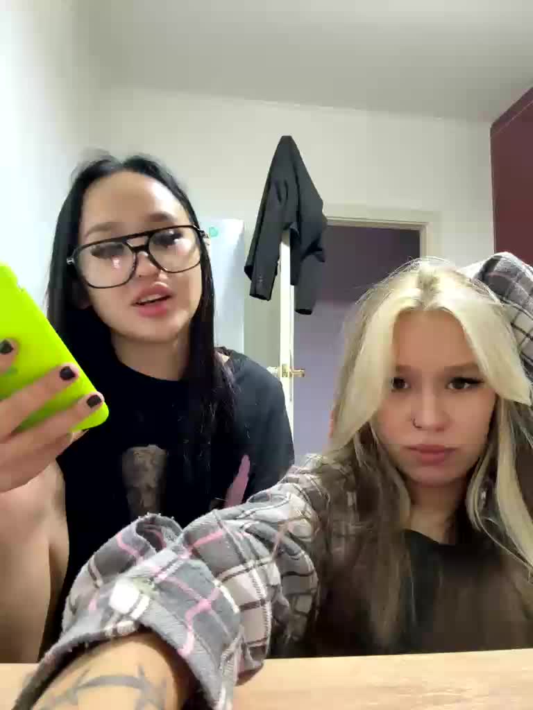 askorbinkiii Live Sex December 14, 2025