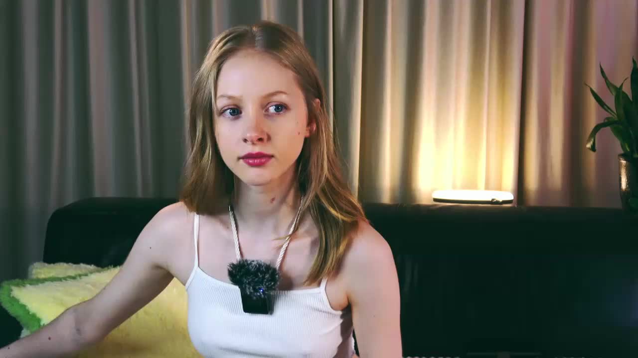 MiaVebes Live Sex December 14, 2025