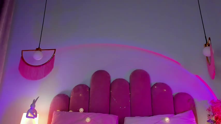 ElsaYoung Live Sex December 18, 2025