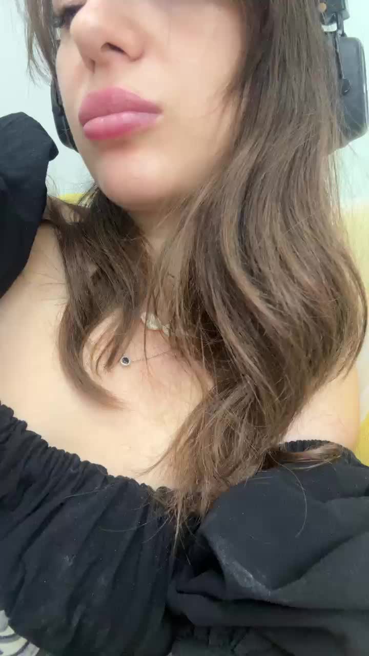 Melissa222Femdom Live Sex December 14, 2025