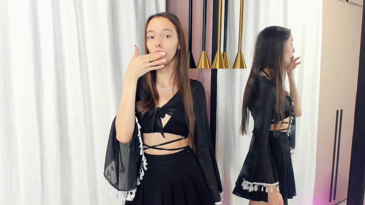 vikakismee Live Sex December 14, 2025