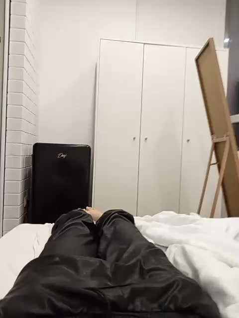 klubnichkka Live Sex December 14, 2025