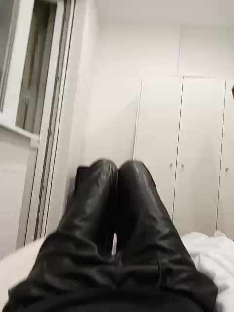 klubnichkka Live Sex December 14, 2025