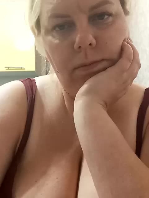 blondy_girl1499 Live Sex December 17, 2025