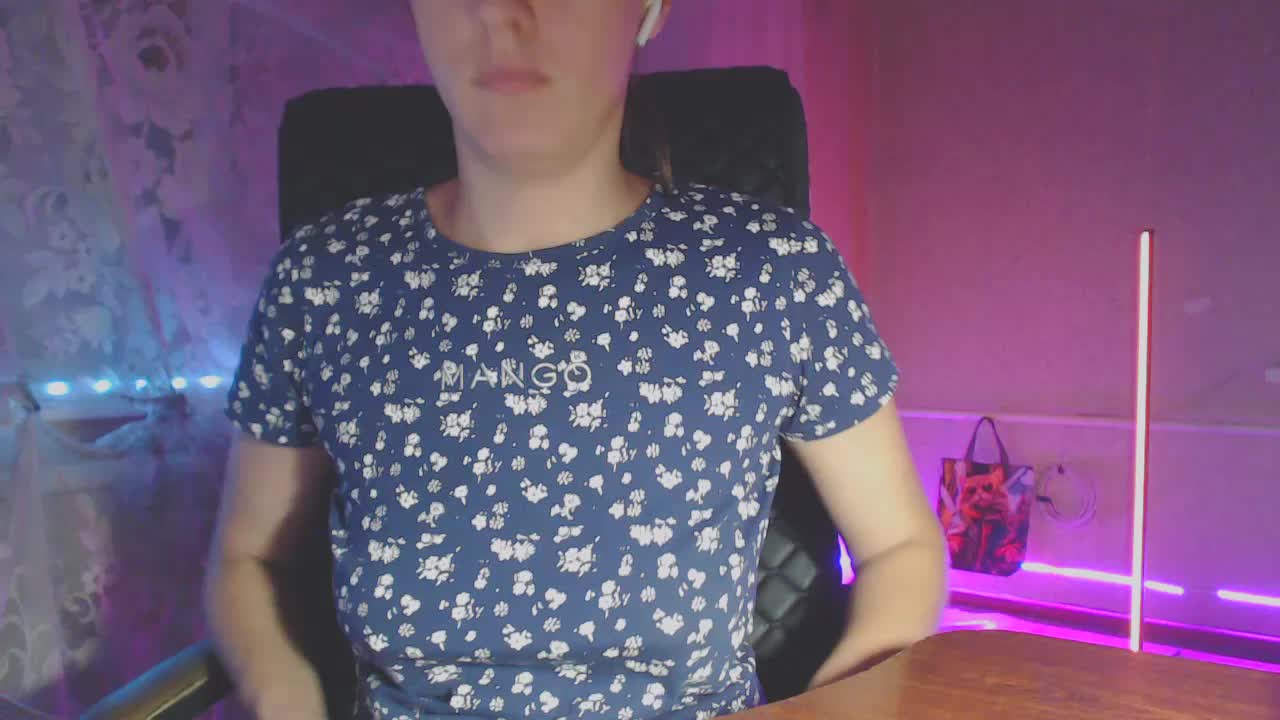 Babymuro4ka Live Sex December 17, 2025