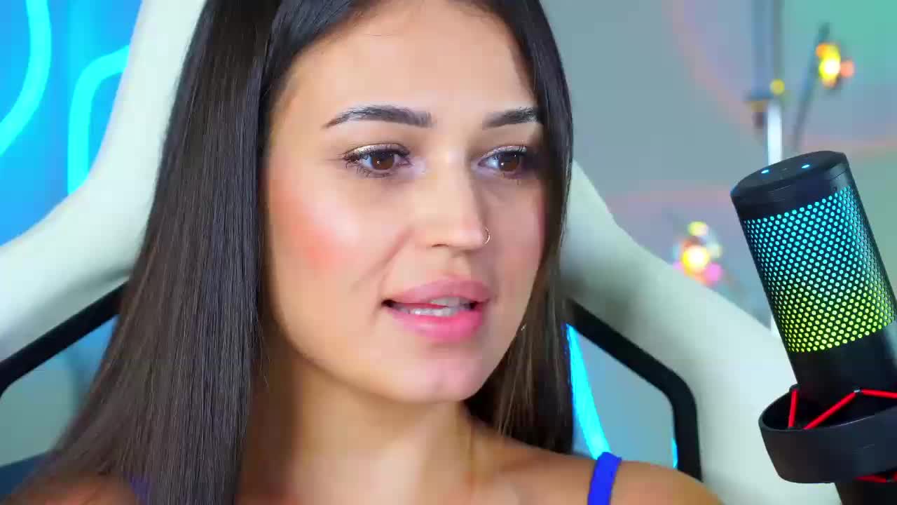 Alinka-chocolatee Live Sex December 15, 2025