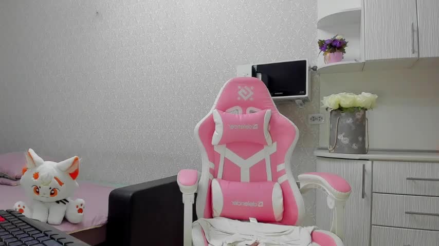 Hi_Kitti Live Sex December 13, 2025