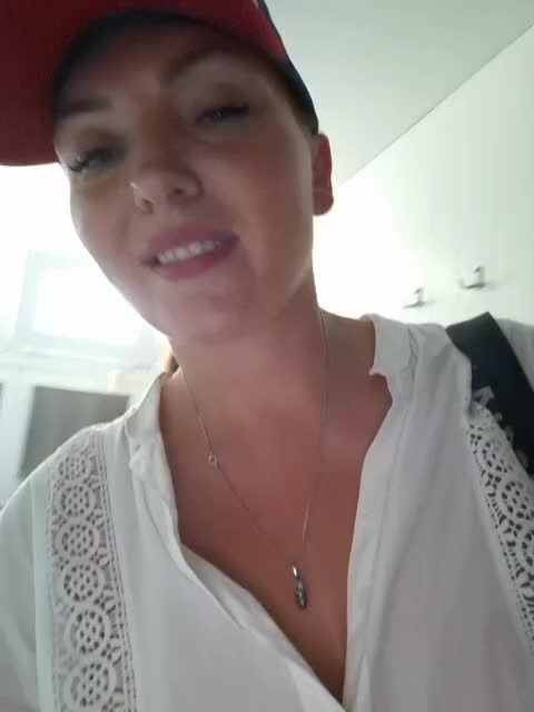 DIVORA Live Sex December 17, 2025