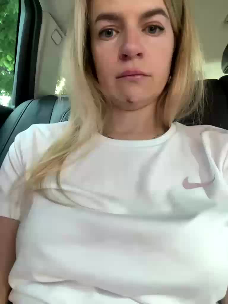 Zoluszka Live Sex December 14, 2025