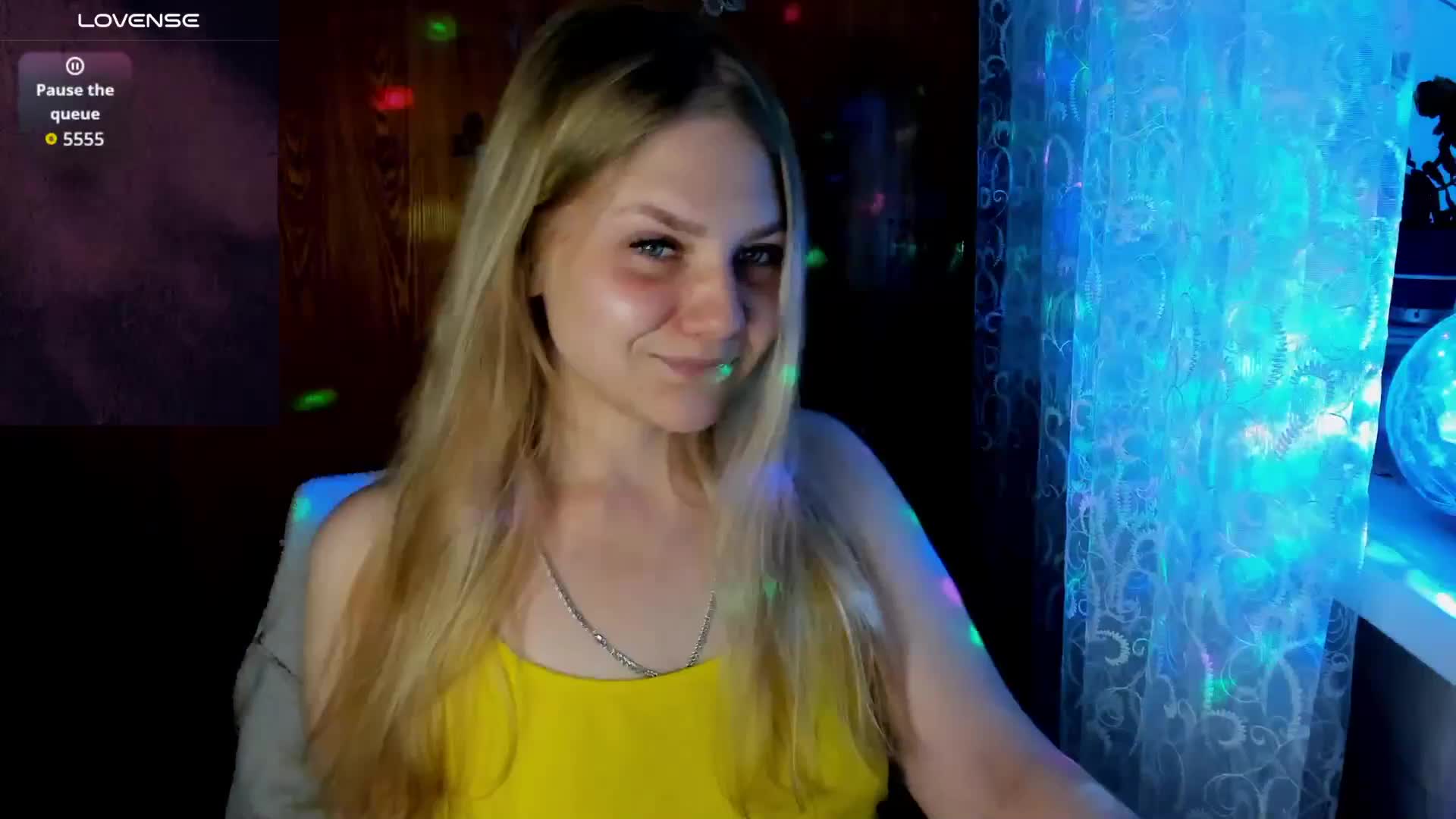 Emma-Frizea Live Sex December 14, 2025