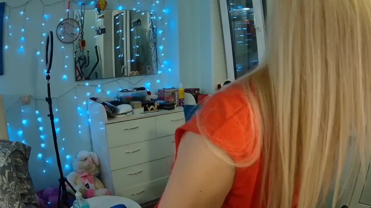 YayaTwist Live Sex December 15, 2025