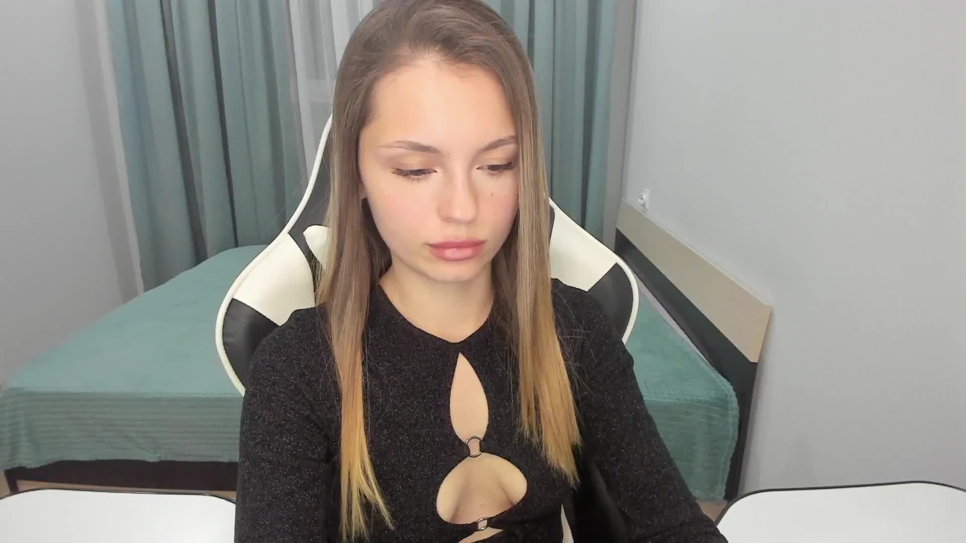 EmilySkout Live Sex December 17, 2025