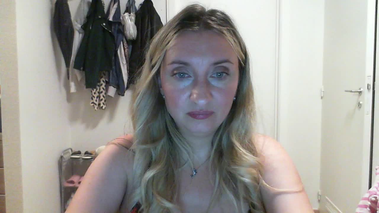 RuslanaFlower Live Sex December 15, 2025